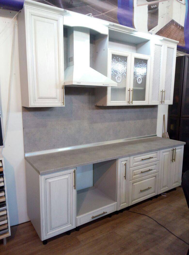 небольшая кухня классика в Нижневартовске