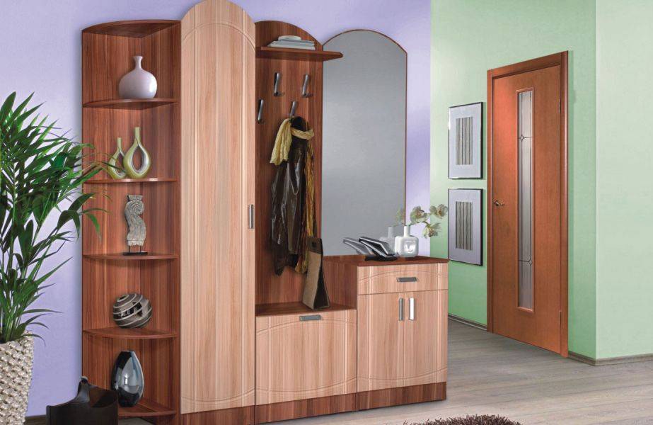 прихожая с зеркалом в Нижневартовске