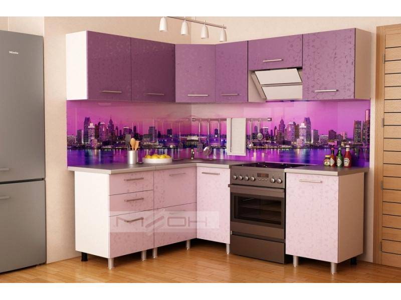 яркая мебель для угловой кухни в Нижневартовске