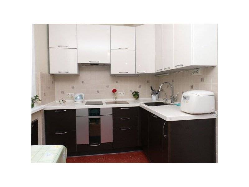 компактная угловая кухня в Нижневартовске