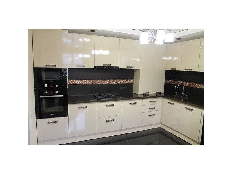 угловая кухня глянец в Нижневартовске