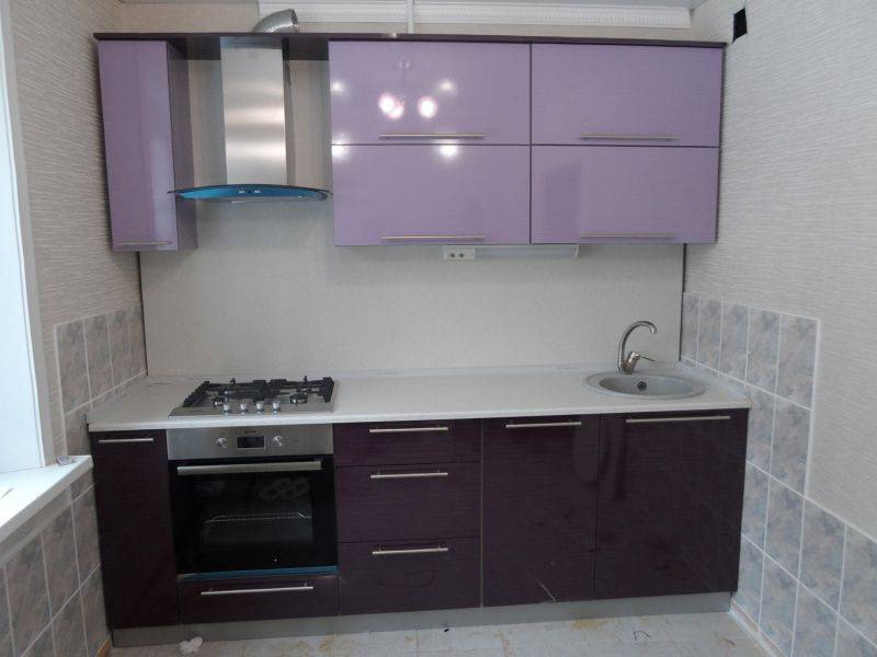 небольшая прямая кухня в Нижневартовске