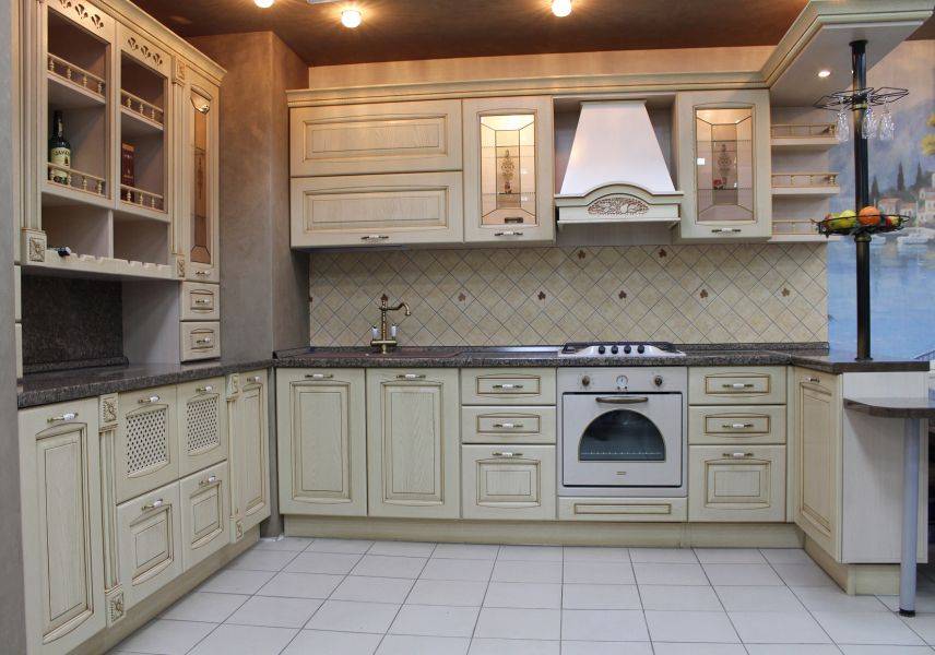 кухня массив ясень 4 в Нижневартовске