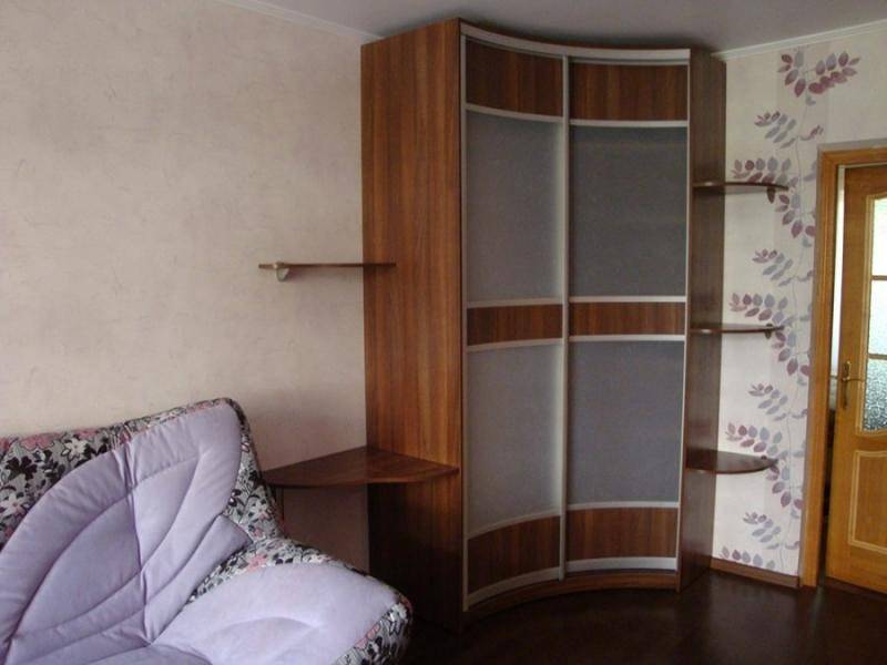 встроенный угловой радиусный шкаф в Нижневартовске