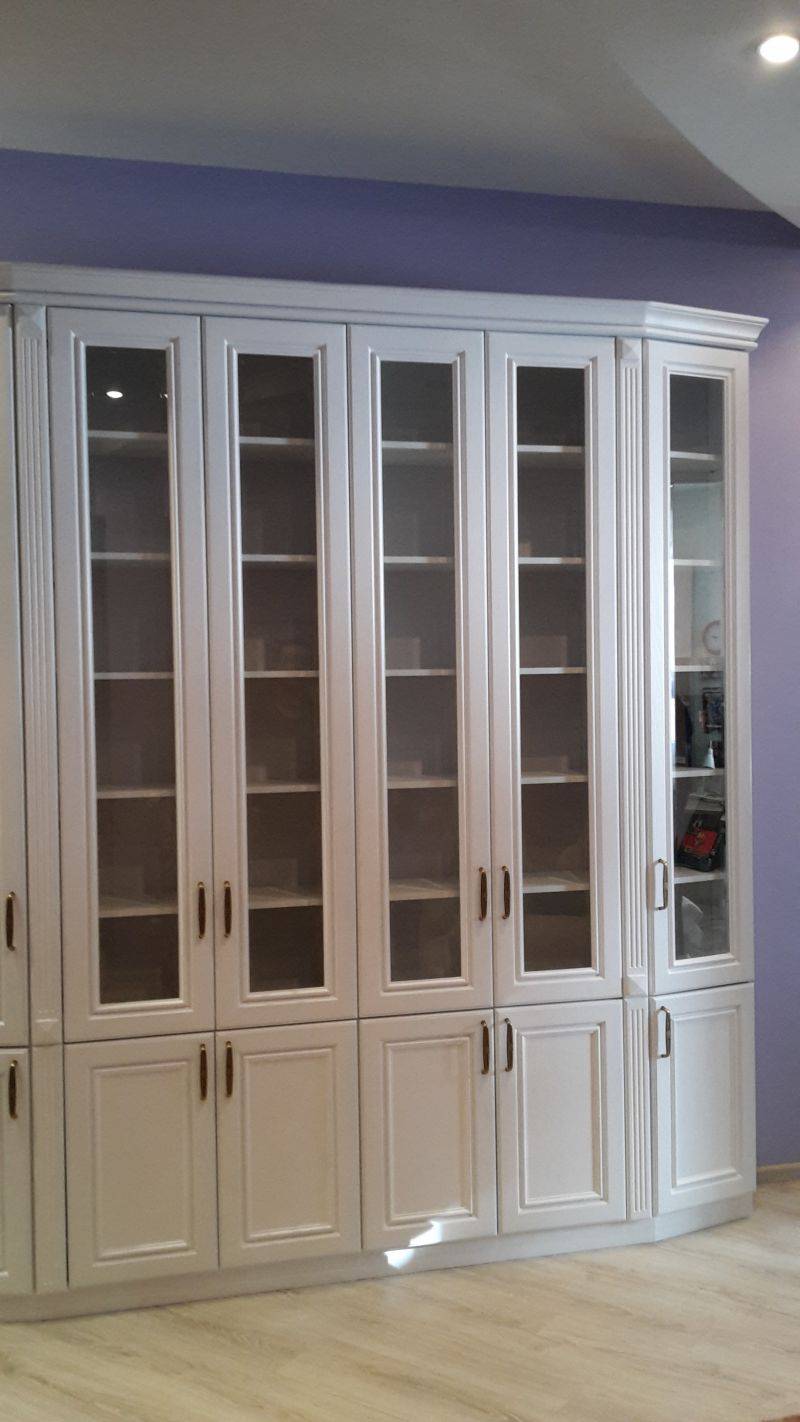 белый шкаф-библиотека в Нижневартовске