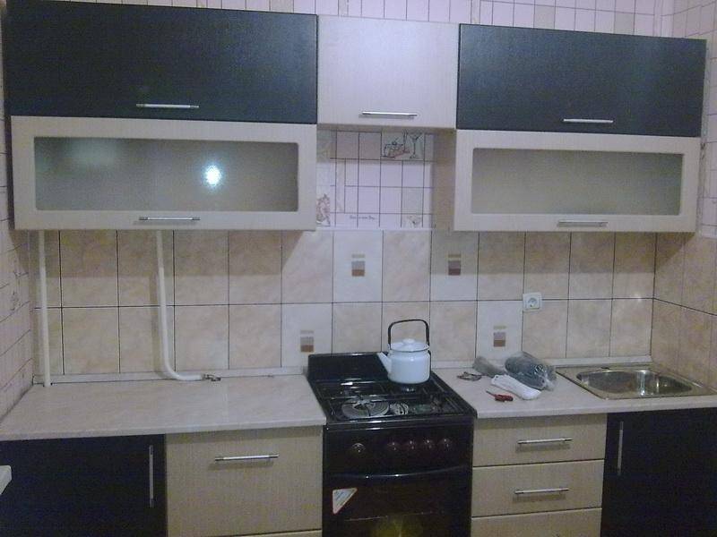 простая прямая кухня в Нижневартовске