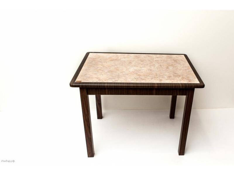 стол с керамической плиткой в Нижневартовске