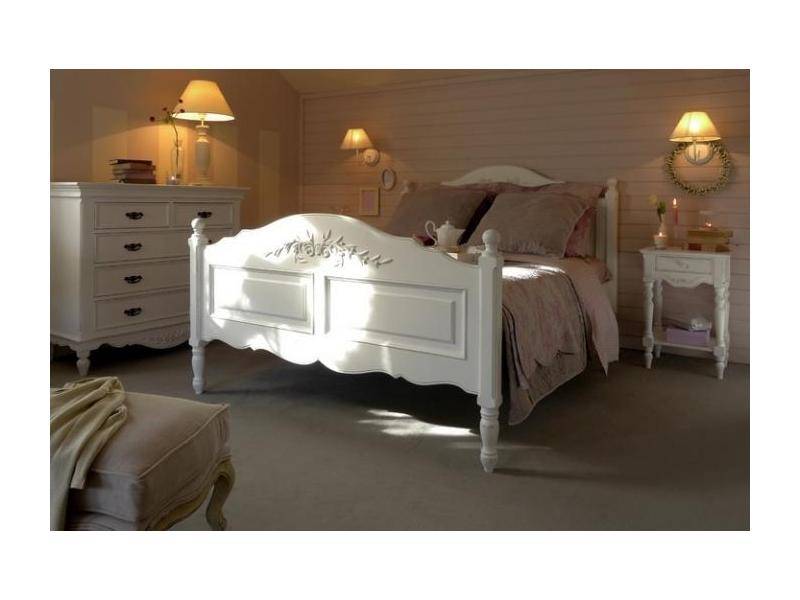 белая кровать из массива аделина в Нижневартовске