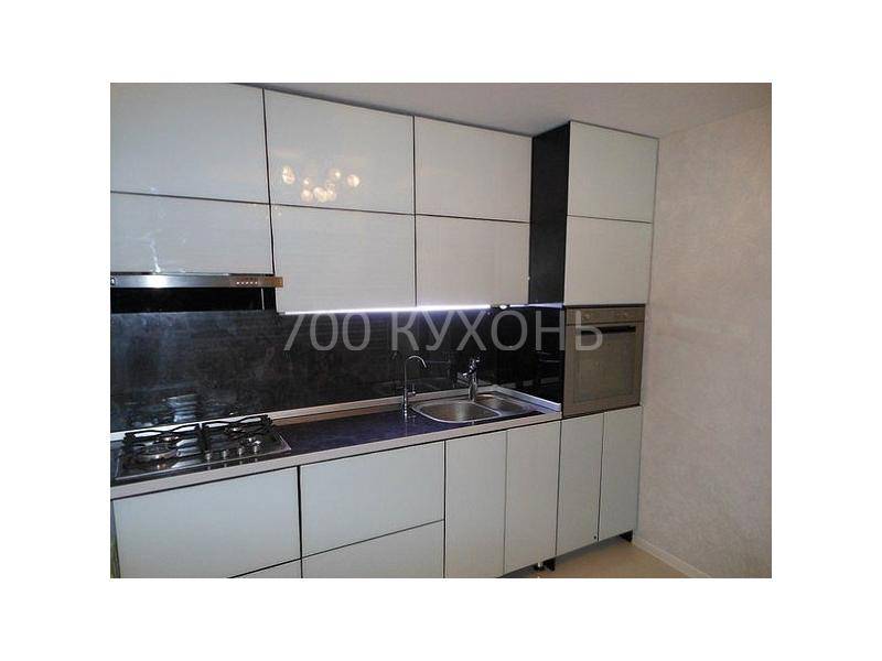 прямая глянцевая кухня в Нижневартовске