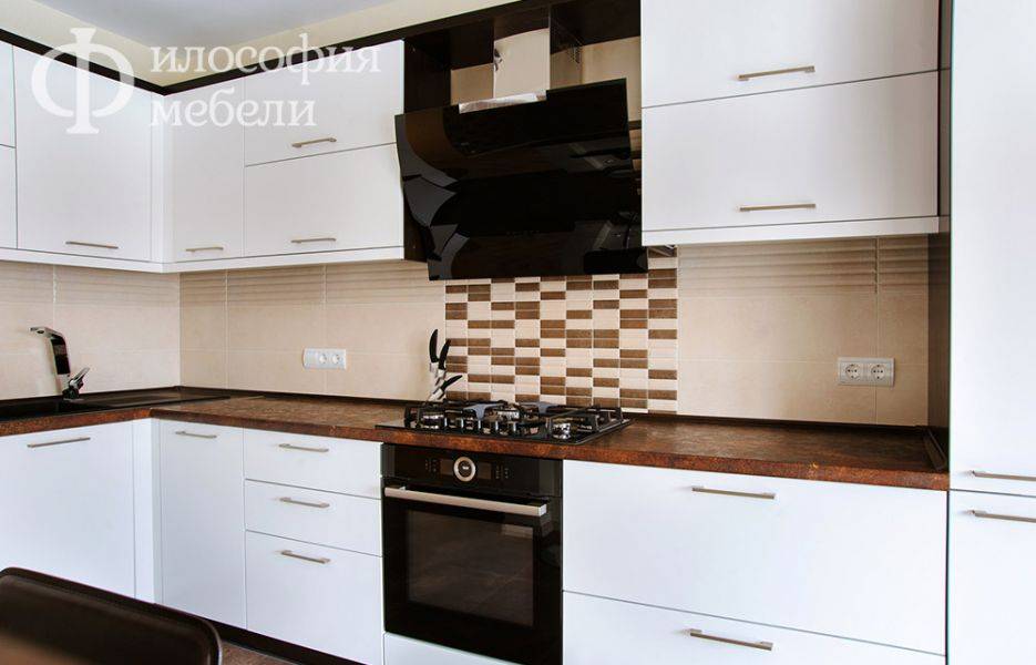 угловая кухня №28 в Нижневартовске