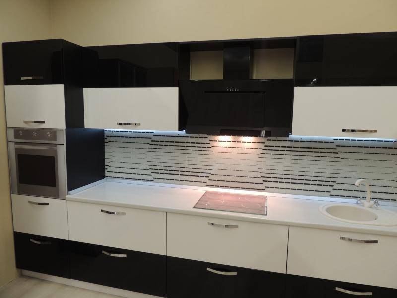 прямая красивая кухня в Нижневартовске