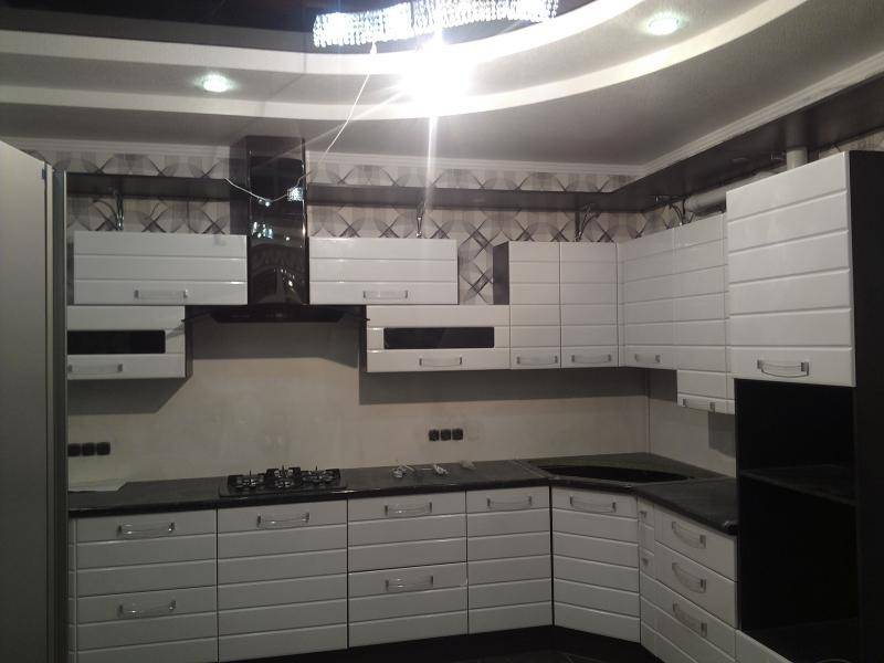 белая кухня лорис 1 фрезеровка страйп в Нижневартовске