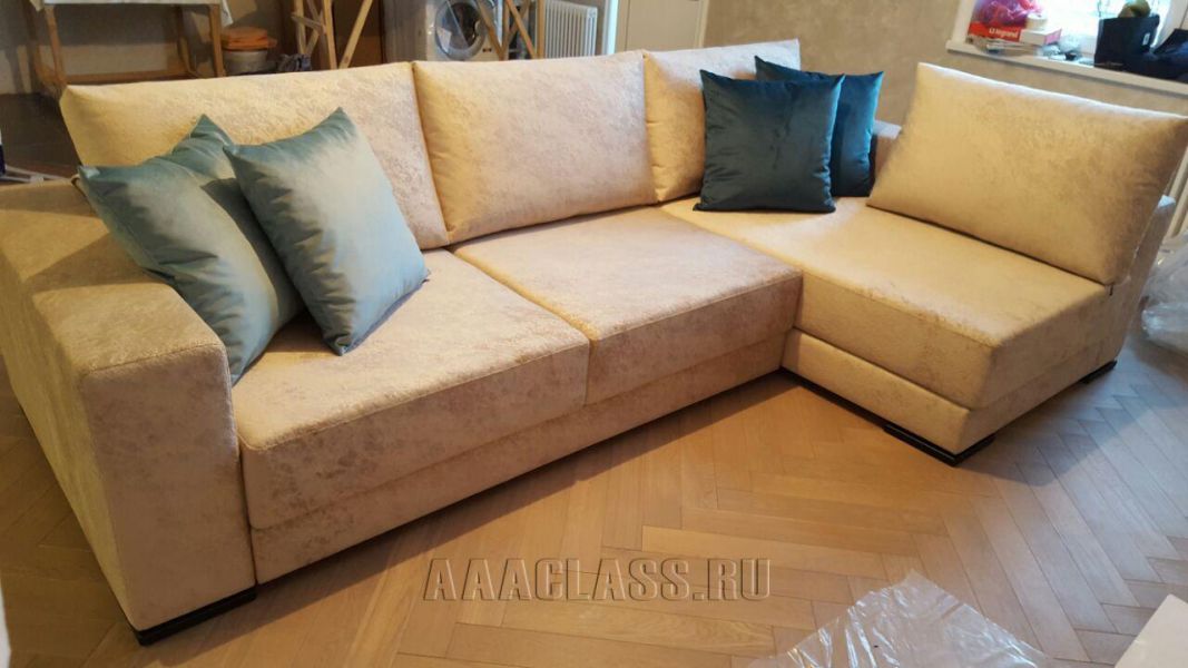 кожаный угловой диван со спальным местом в Нижневартовске
