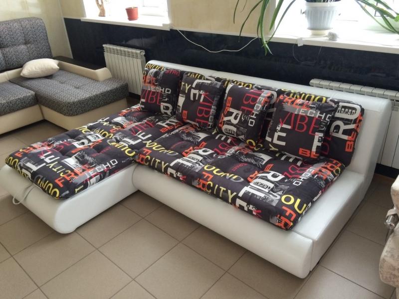 удобный диван без подлокотников в Нижневартовске