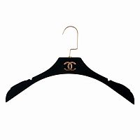 вешалка-плечики chanel черная для женской одежды в Нижневартовске