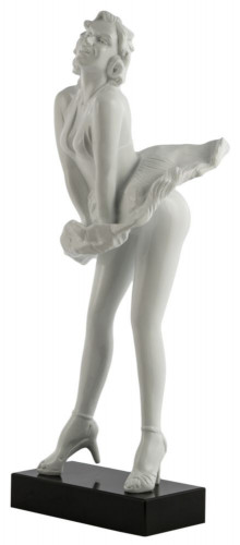 статуэтка she again white в Нижневартовске