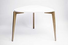 стол обеденный с белой столешницей и коричневыми ножками triple в Нижневартовске