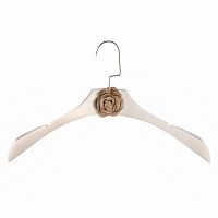 вешалка-плечики chanel белая с цветком кофейного оттенка для женской одежды в Нижневартовске