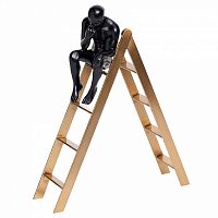 статуэтка задумчивый человек на лестнице в Нижневартовске