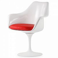 cтул tulip с подлокотниками и мягкой красной подушкой в Нижневартовске